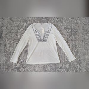 Order Plus Women's White XXL Long Sleeve Shirt W/ Navy Floral Embellishment NWT